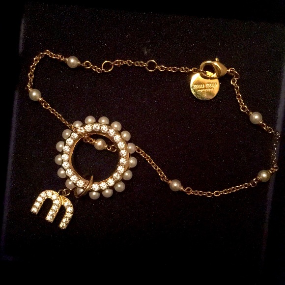 MIU Pearl Crystal Bracelet - Picture 2 of 5